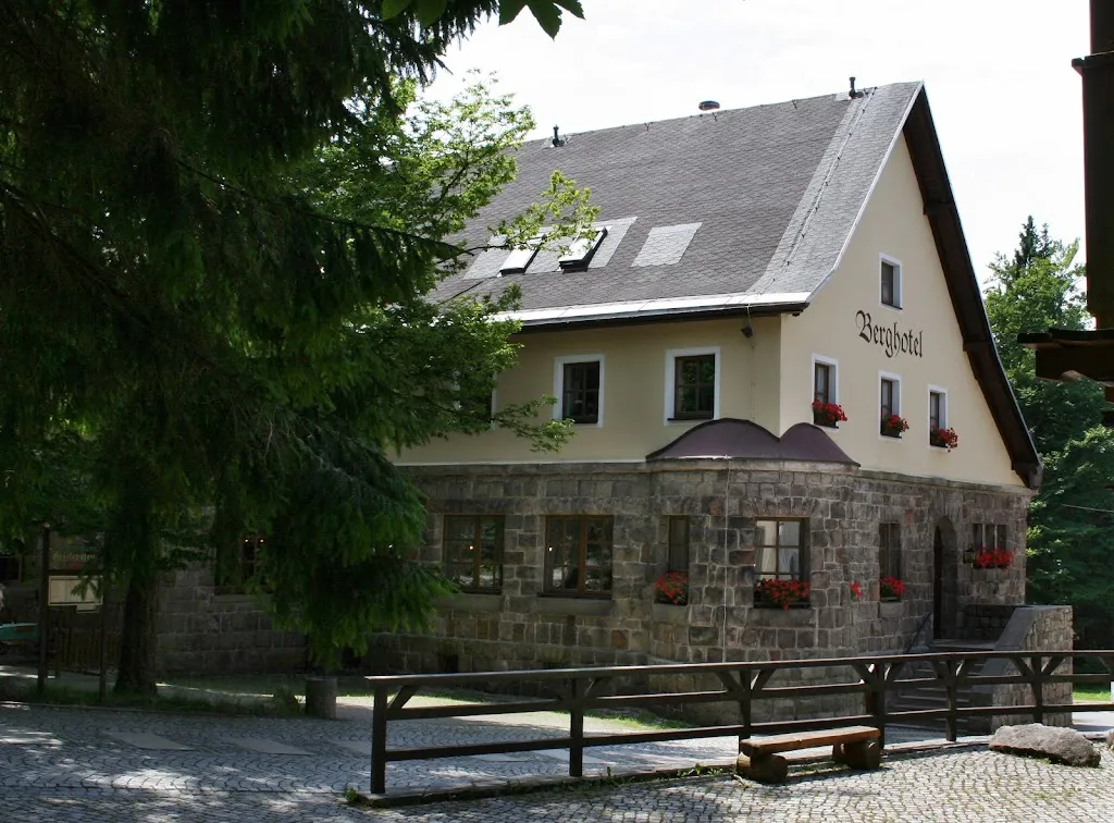 Berghotel/Berggaststätte Greifensteine_Ehrenfriedersdorf_slider_image_1