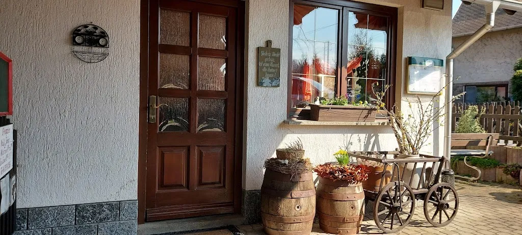 Gaststätte "Zum Kaiserbach" restaurant in Niederstriegis
