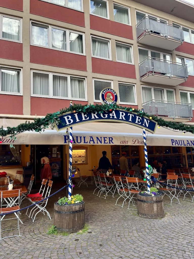 İrem Akkaya Alan_Restaurant Paulaner am Dom_Main_review