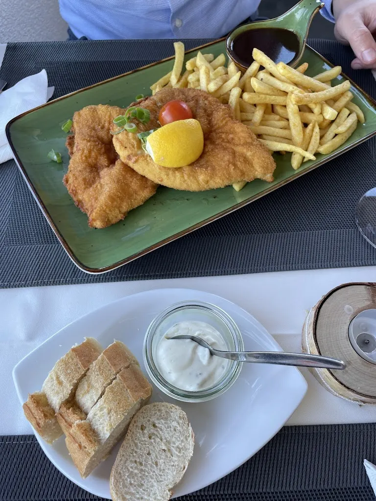 Julia Alex_Restaurant Zollhaus_Rhein_review