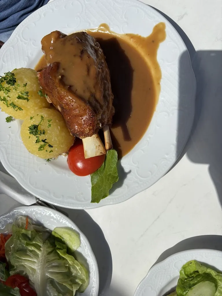 Manu B_Gasthaus zum Falkenberg_Steigerwald_review
