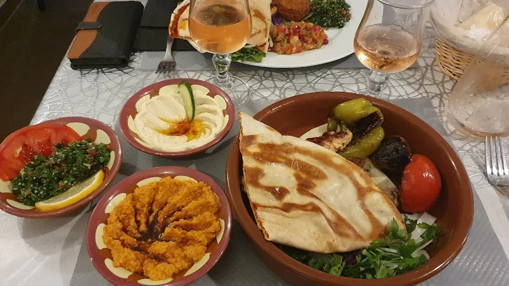 Le Cèdre du Liban restaurant in France