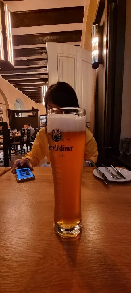 Menu_Schwarzer Stern_Main_image_8