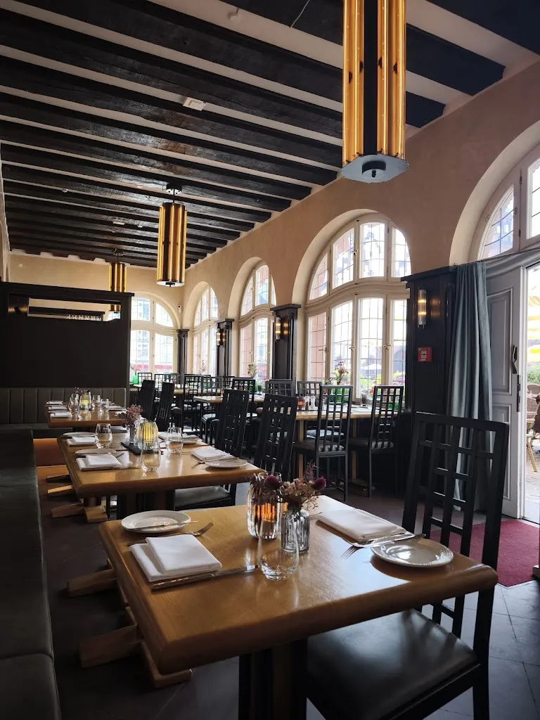 Schwarzer Stern_Main_slider_image_3