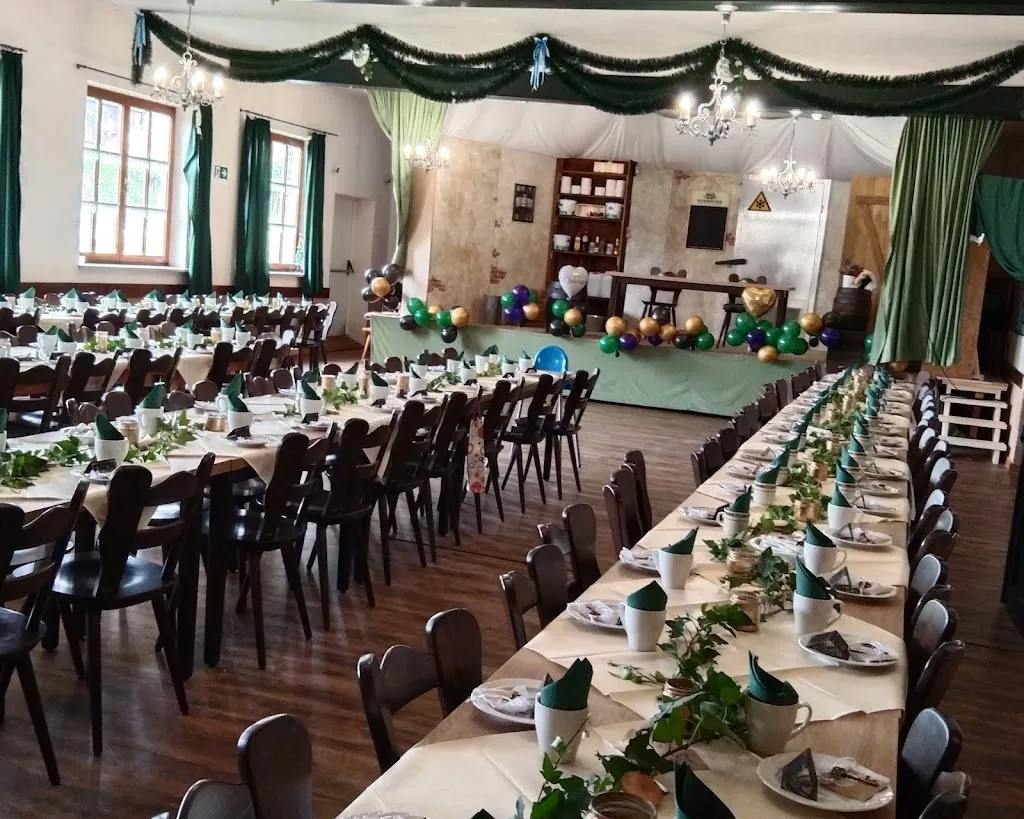 Gasthaus Leobendorf restaurant in Laufen