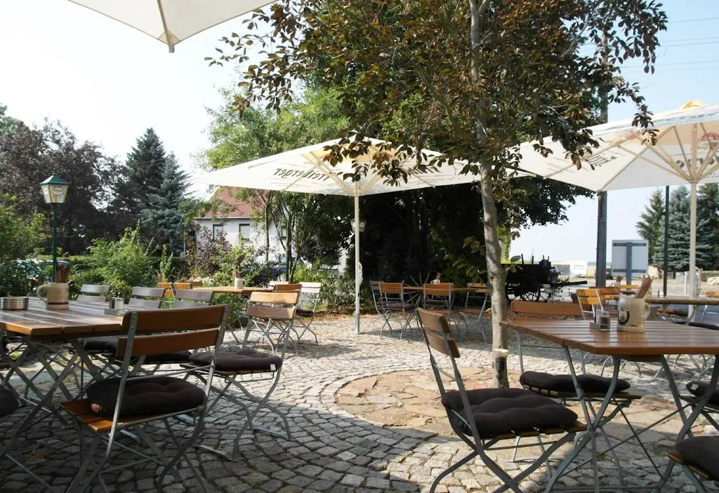 Landhaus „Zur grünen Linde“_Großschirma_slider_image_1