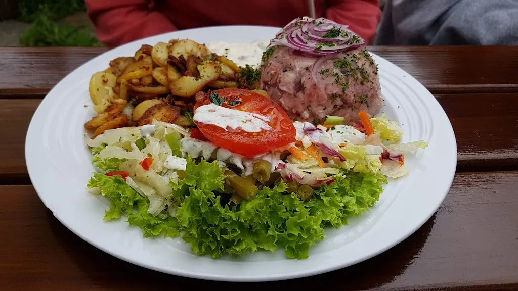 Landhaus „Zur grünen Linde“_Großschirma_slider_image_2