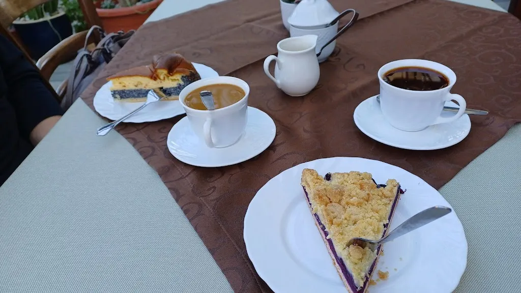 Eiscafé & Restaurant - Martina Kodym_Halsbrücke_slider_image_2