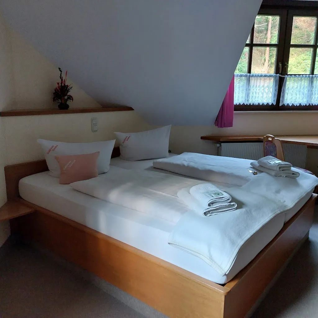 Restaurant und Pension Waldfrieden ristorante a Waldheim