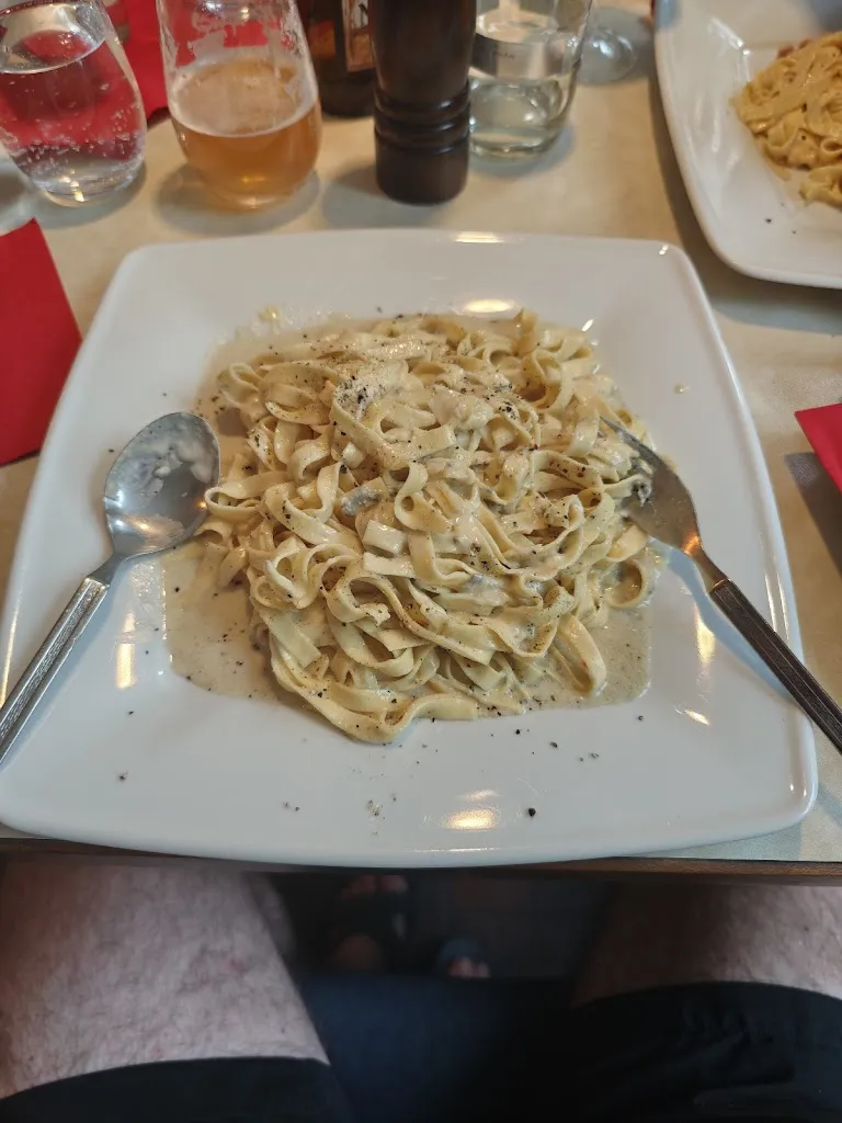 Joachim Bergmann_Restaurant Mock bei Luigi_Grabfeld_review