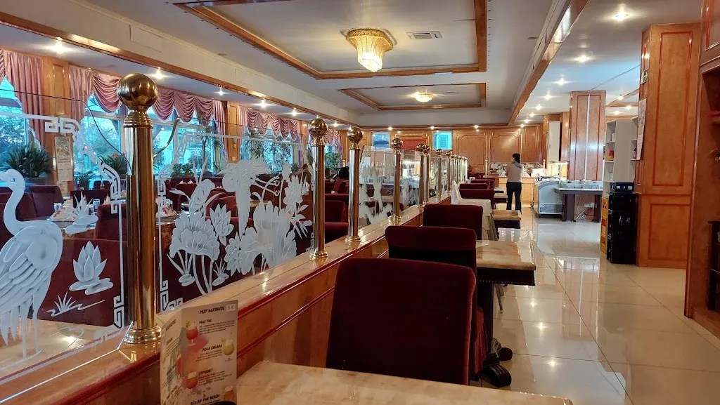 Hong Yun Lai_Homburg_slider_image_3