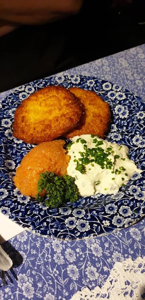 Mark Baubkus_Zum Wasserweibchen_Höhe_review