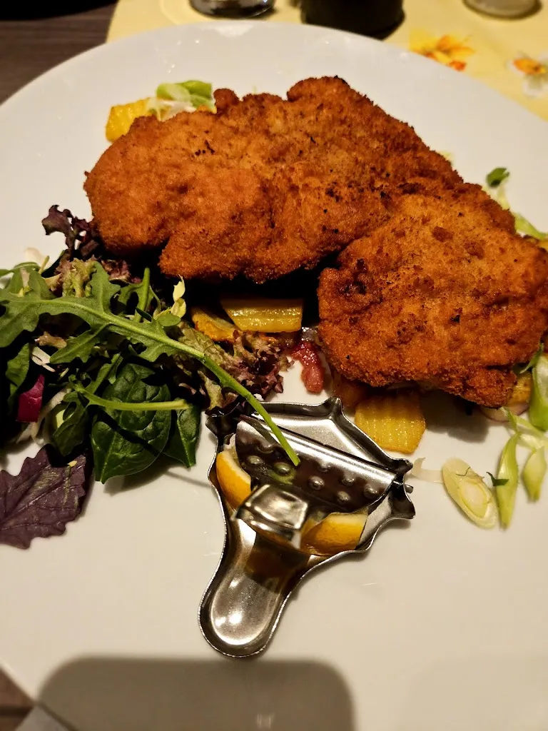 Felix Cher_Restaurant HOLIs_Berlin_review