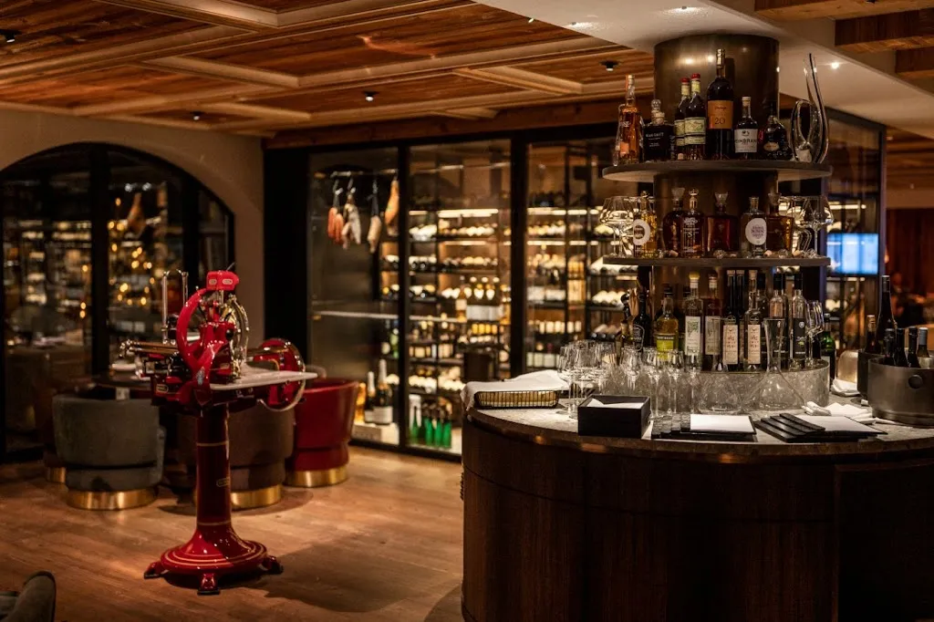 Vinothek restaurant in Grassau