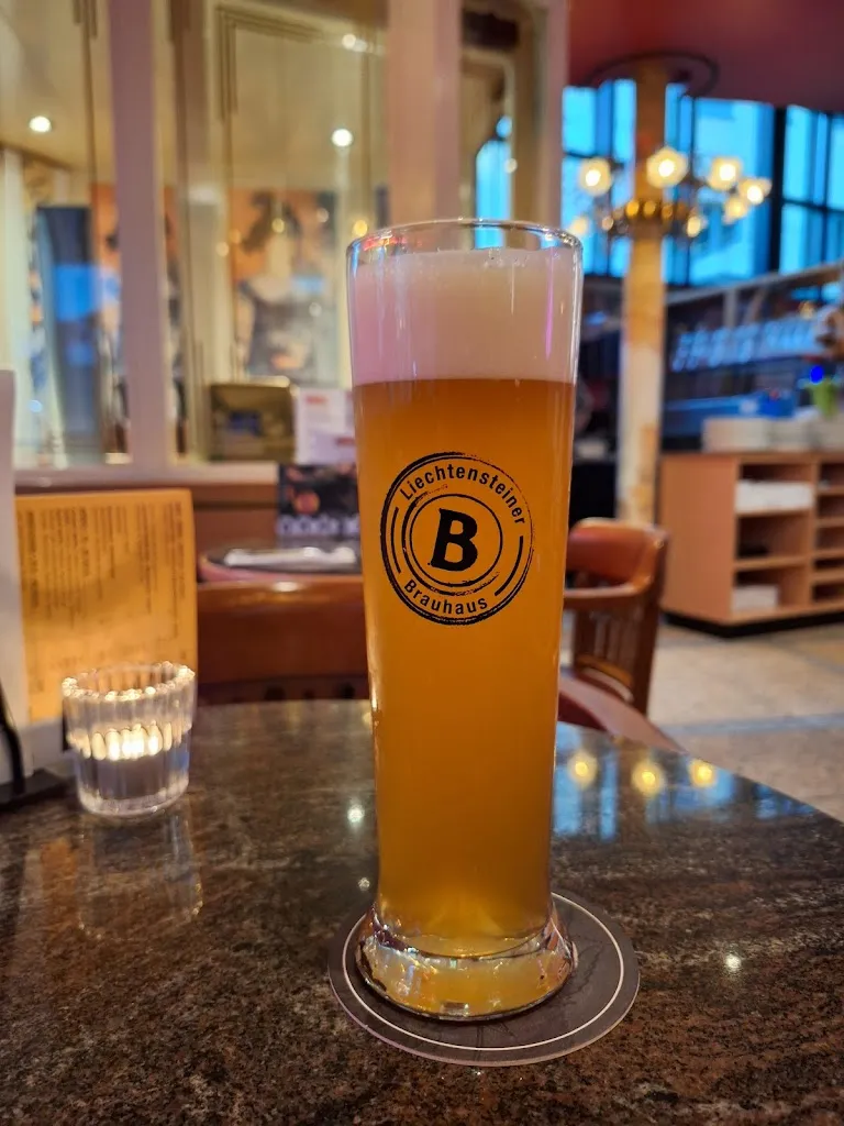 Robin Wilson_Brasserie Burg 1955_Liechtenstein_recensione