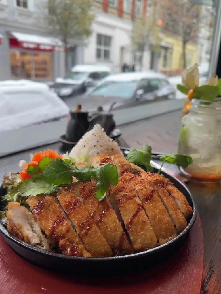 KiKiMi Sushi Asia Cuisine_Limbach-Oberfrohna_slider_image_2