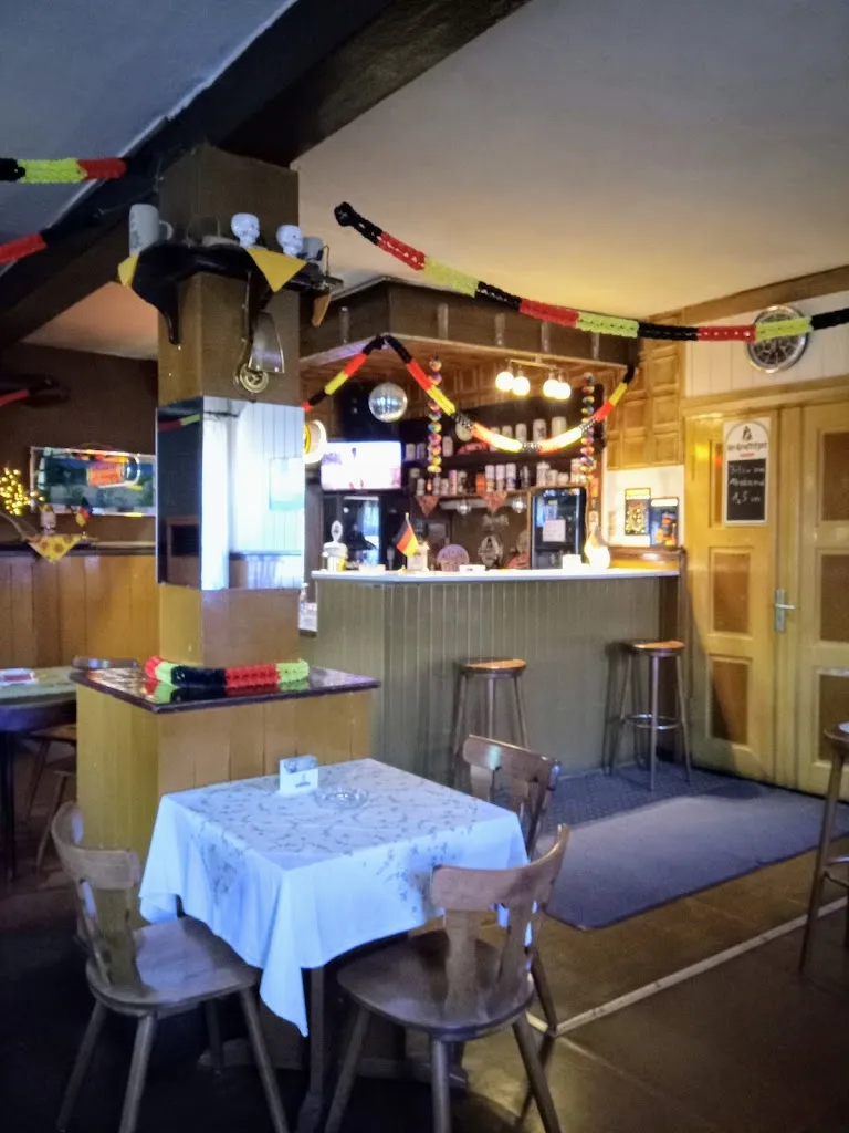 Gasthof "Zur Quelle" restaurant in Trossin