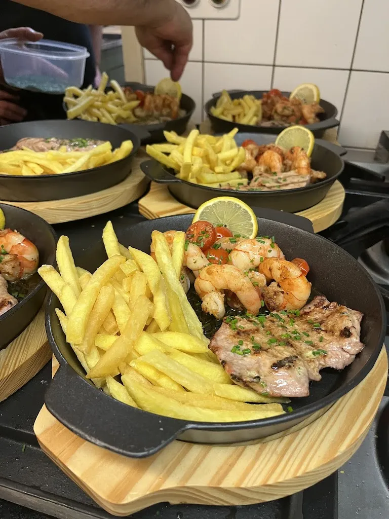 Happy Grill House_Rheinfall_slider_image_3