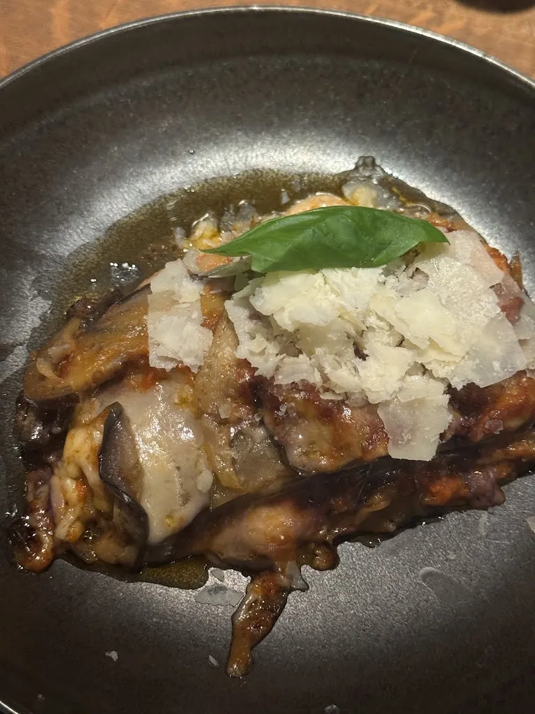 Marla Hoevel_Das Neuhausen_München_review