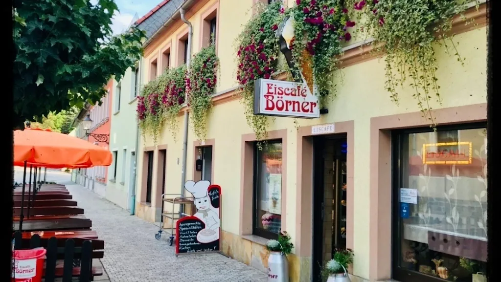 Eiscafe Börner Inh. Fam. Leonhardt_Oederan_slider_image_1