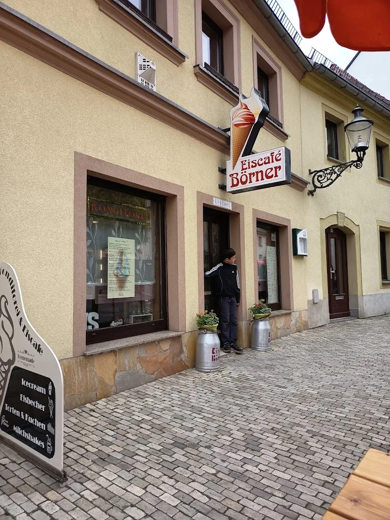 Eiscafe Börner Inh. Fam. Leonhardt_Oederan_slider_image_3