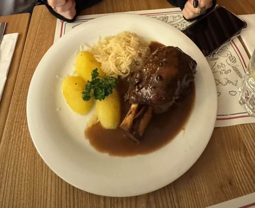 Charlotte Chun_Restaurant Brasserie Johanniter_Zürich_avis