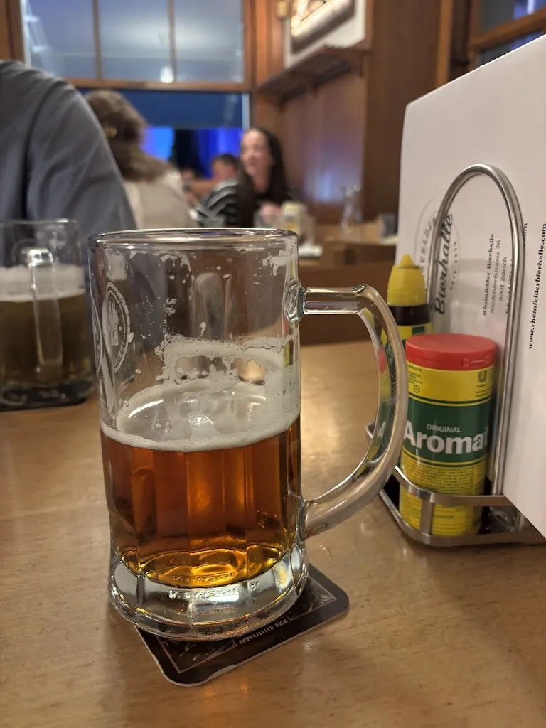 Canan Üstündağ Ayçiçek_Rheinfelder Bierhalle_Zürich_review