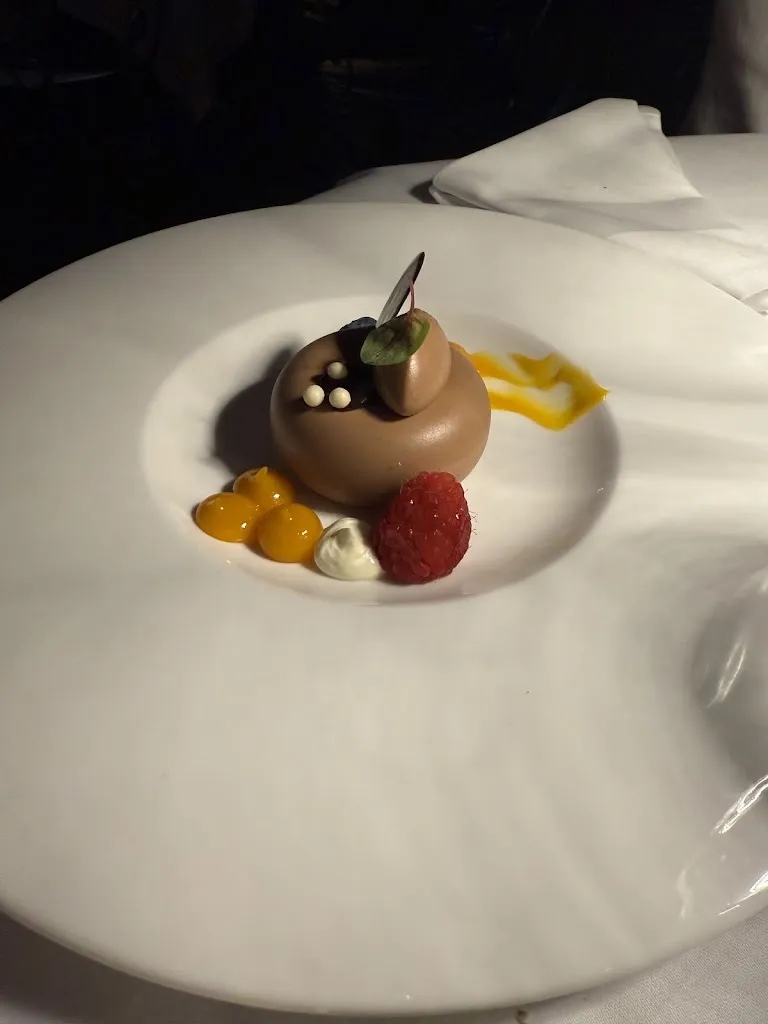 BasicReviews_Zunfthaus zur Waag_Zürich_review