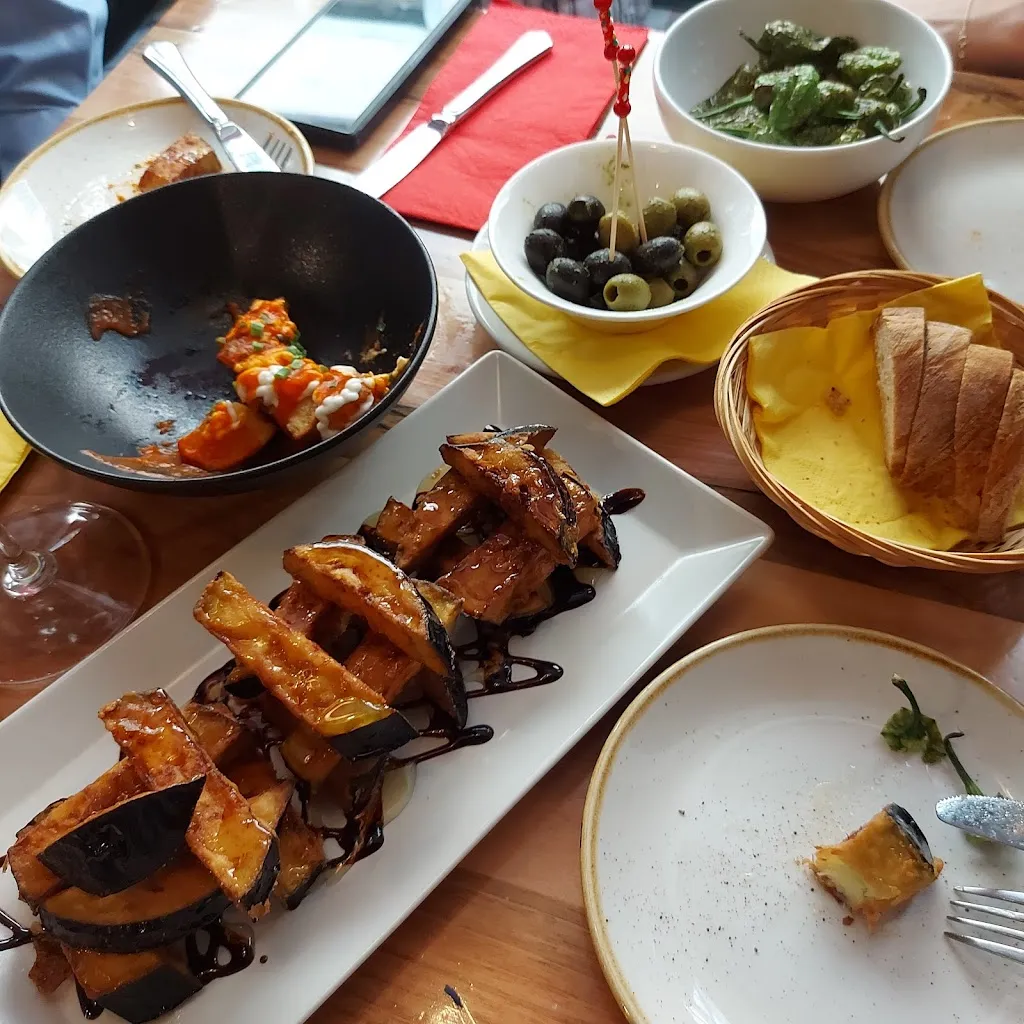 raj badhan_Bodega Espanola_Zürich_reseña