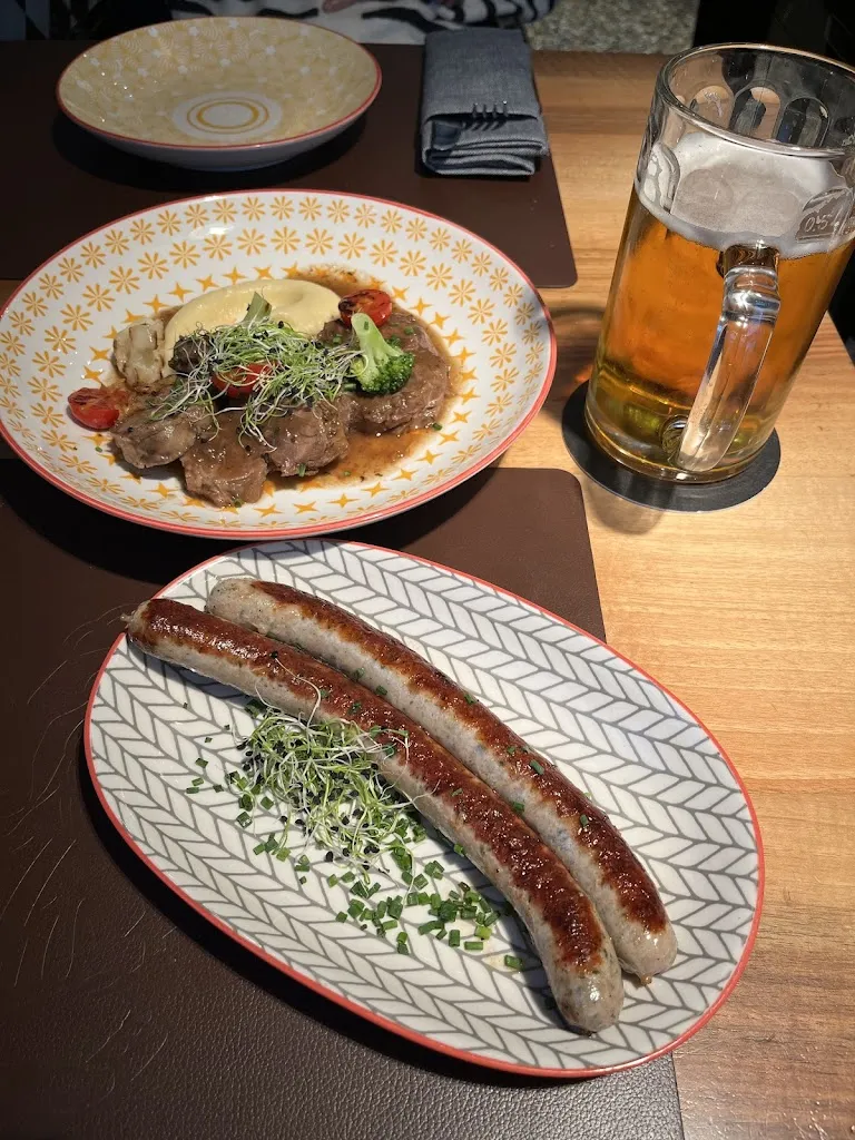 Kelly Pond_AuGust_Zürich_recensione