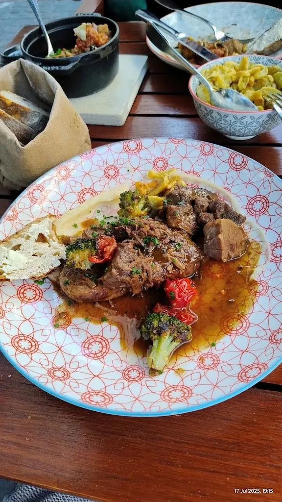 William Galanos_AuGust_Zürich_recensione