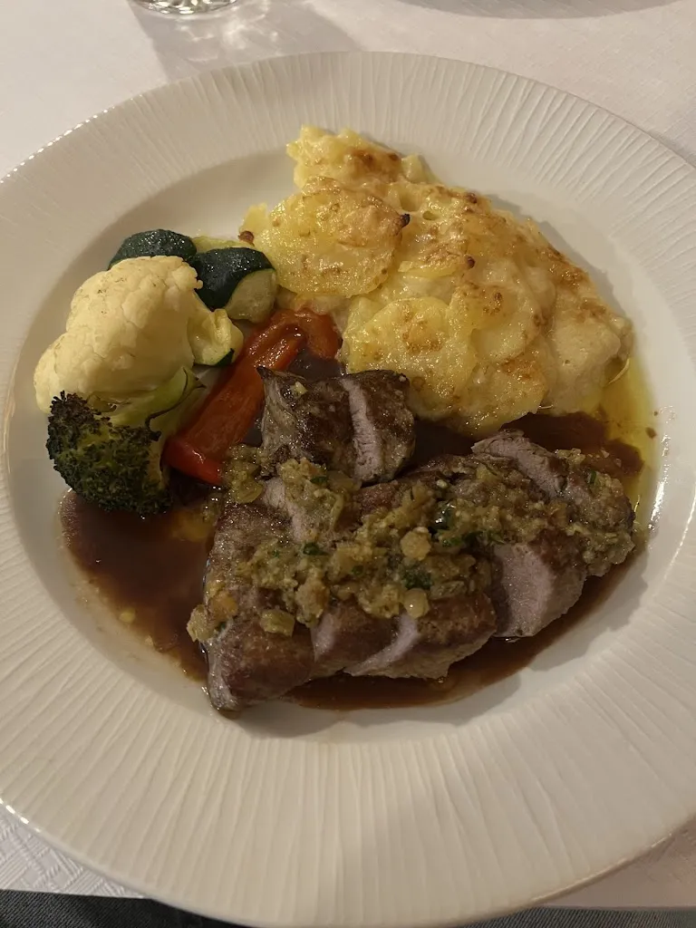 Suramath Isaranuwatchai_zum Kropf_Zürich_review