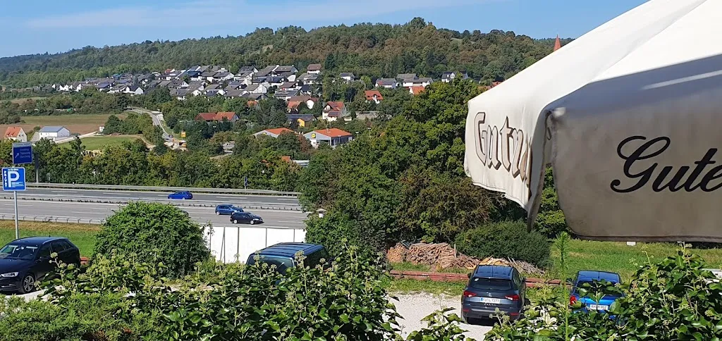 Eddie Chauncy_Hotel, Restaurant & Camping 