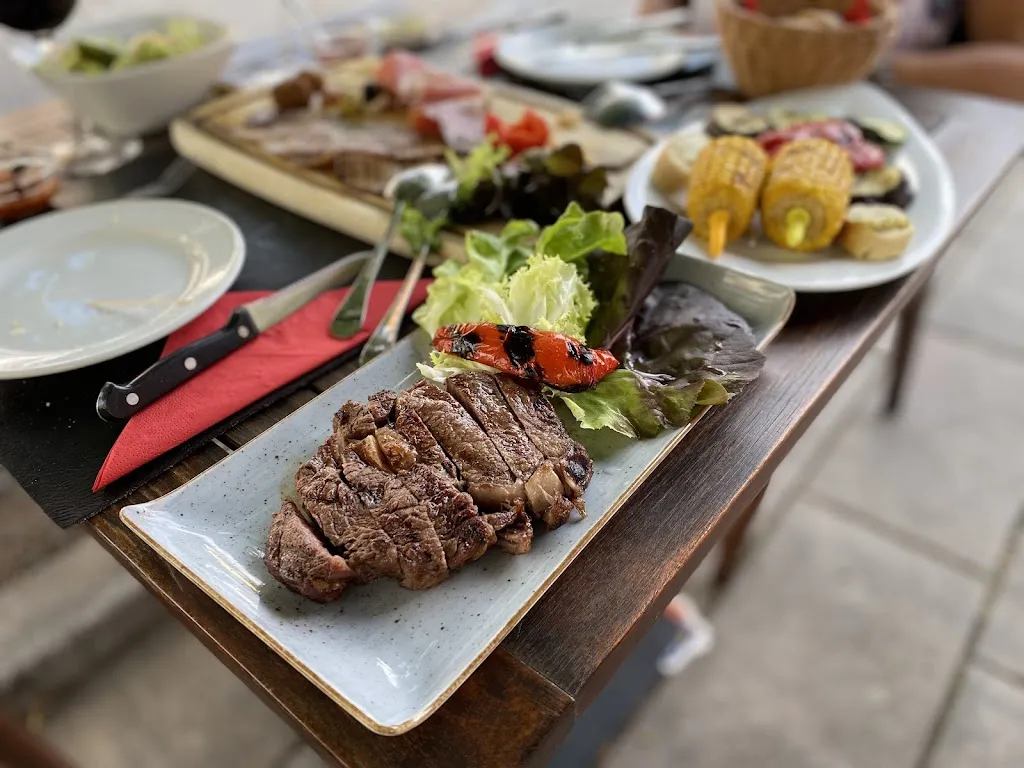 Steakhouse tango in the rathskeller_Asperg_slider_image_2