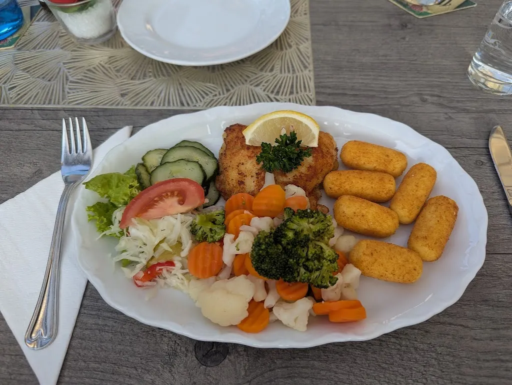 Cassia Gorgazzi_Zur Goldenen Kugel_Pirna_reseña