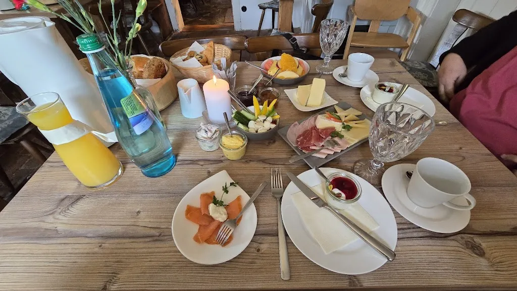 Michael MG_Schmiedelandhaus Greifendorf - vision-hub GmbH_Rossau_review