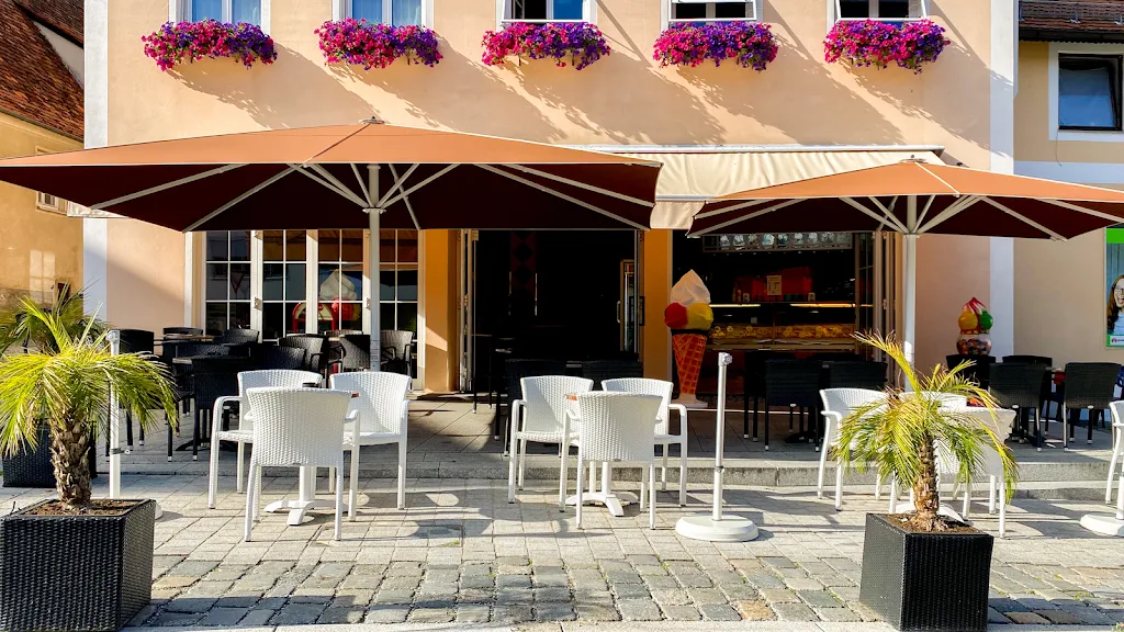 Eiscafé Dolomiti restaurant in Greding