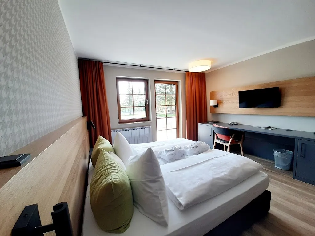 Waldhotel Kreuztanne_Sayda_slider_image_3