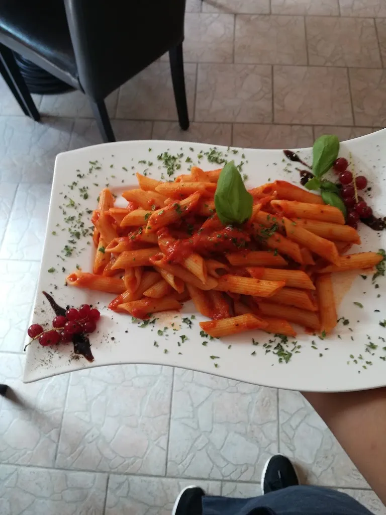 Menu_Pizzaria & Trattoria La Famiglia_Radebeul_immagine_5