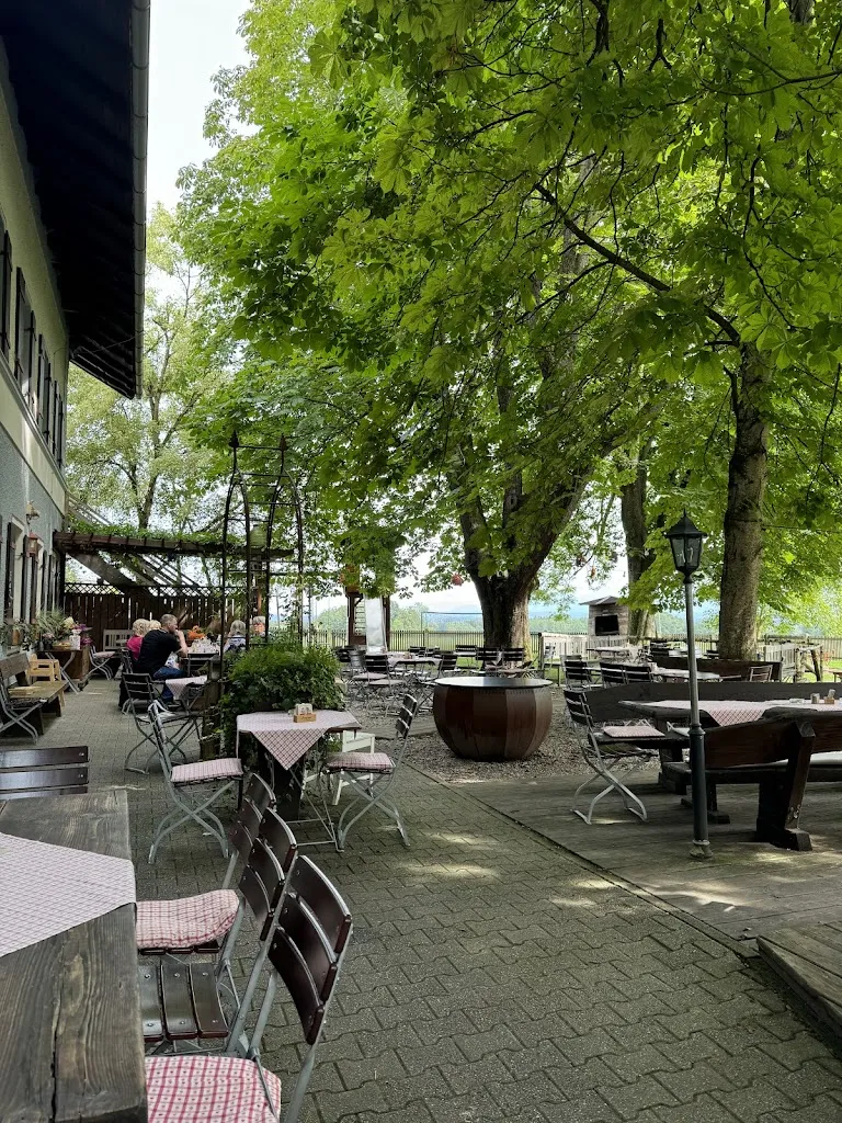 Wirt von Dred - Familie Weichselbaumer ristorante a Großkarolinenfeld