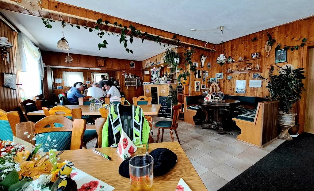 Goldener Hirsch Gaststätte restaurant in Stützengrün