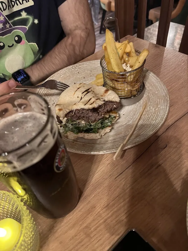 Besta Dimitrova_Teehäuschen_Dessau-Roßlau_review