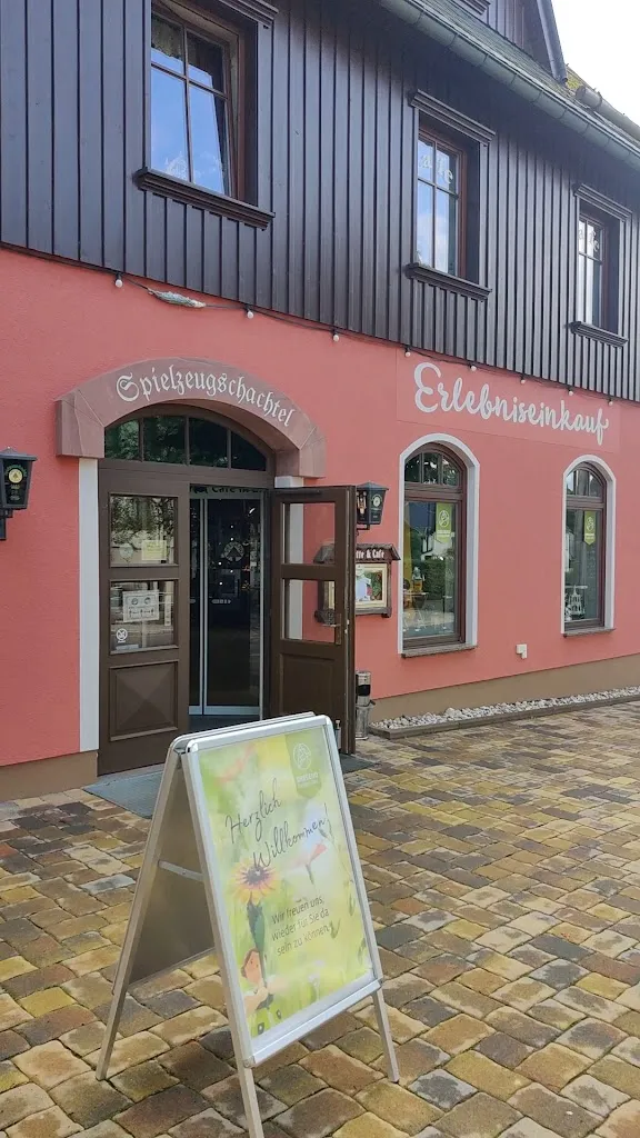 Spielzeugschachtel | Café & Restaurant_Seiffen/Erzgeb._slider_image_2