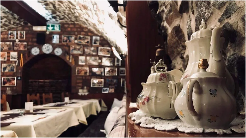 Bacchus Keller Griechisches Restaurant_Taucha_slider_image_1