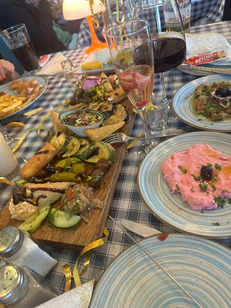 Ester-katerina Mero_Restaurant Taverna Galazio bei Leo_Leipzig_review