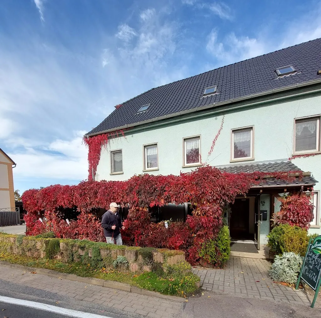 Zu den drei Linden_Wechselburg_slider_image_3