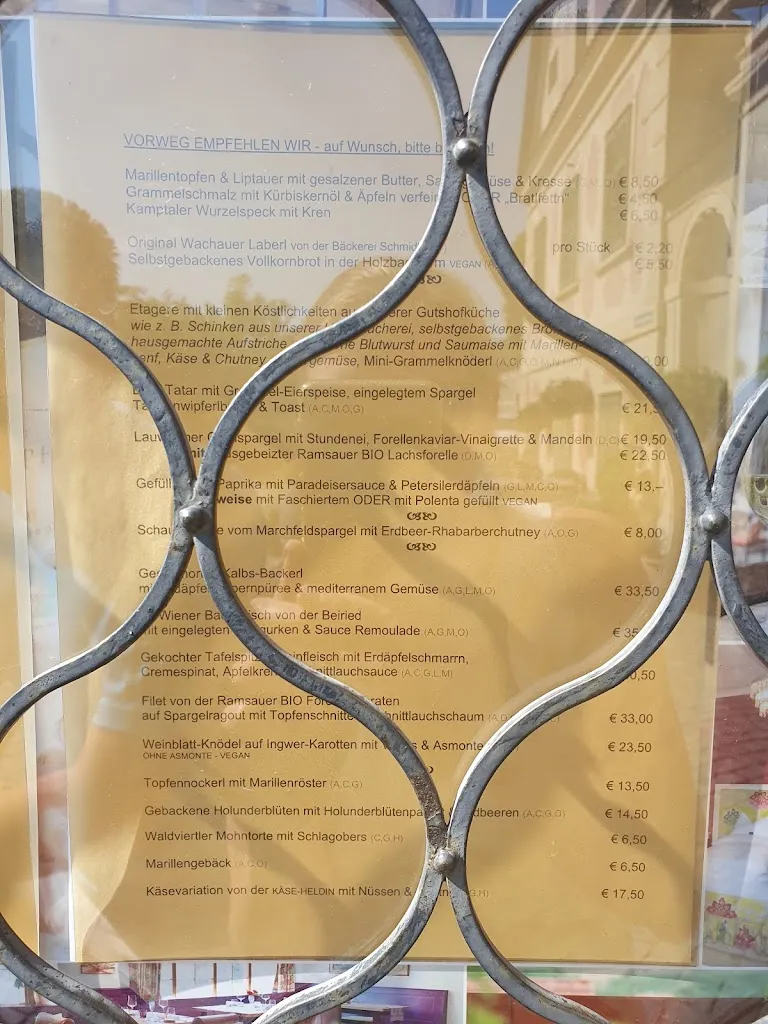 Menu_Weingut Holzapfel Gutshofrestaurant Prandtauerhof_Austria_image_3