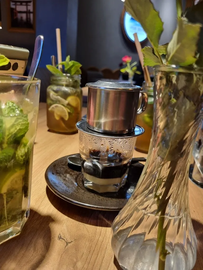 Laura M._Hoa Binh_Aschersleben_review