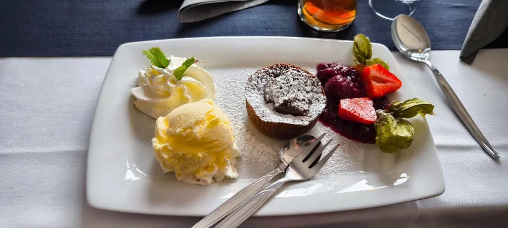 Annett Kirchberg_Gaststätte Stadion der Eisenbahner Lokplatz_Aschersleben_review