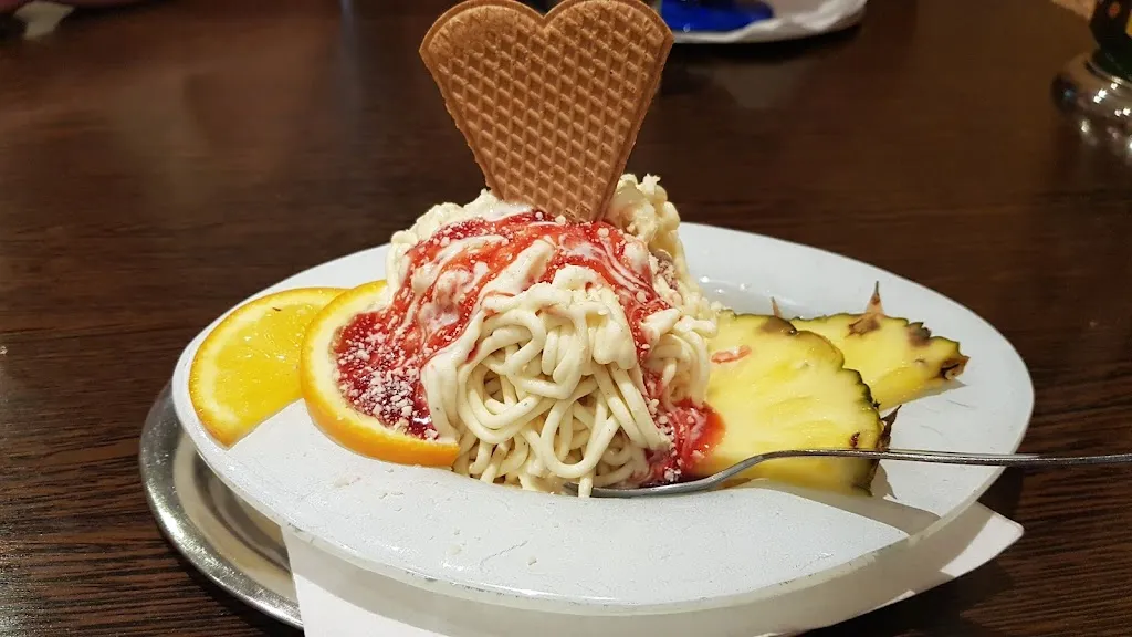 Eiscafe-Pizzeria Pellegrini_Aschersleben_slider_image_2